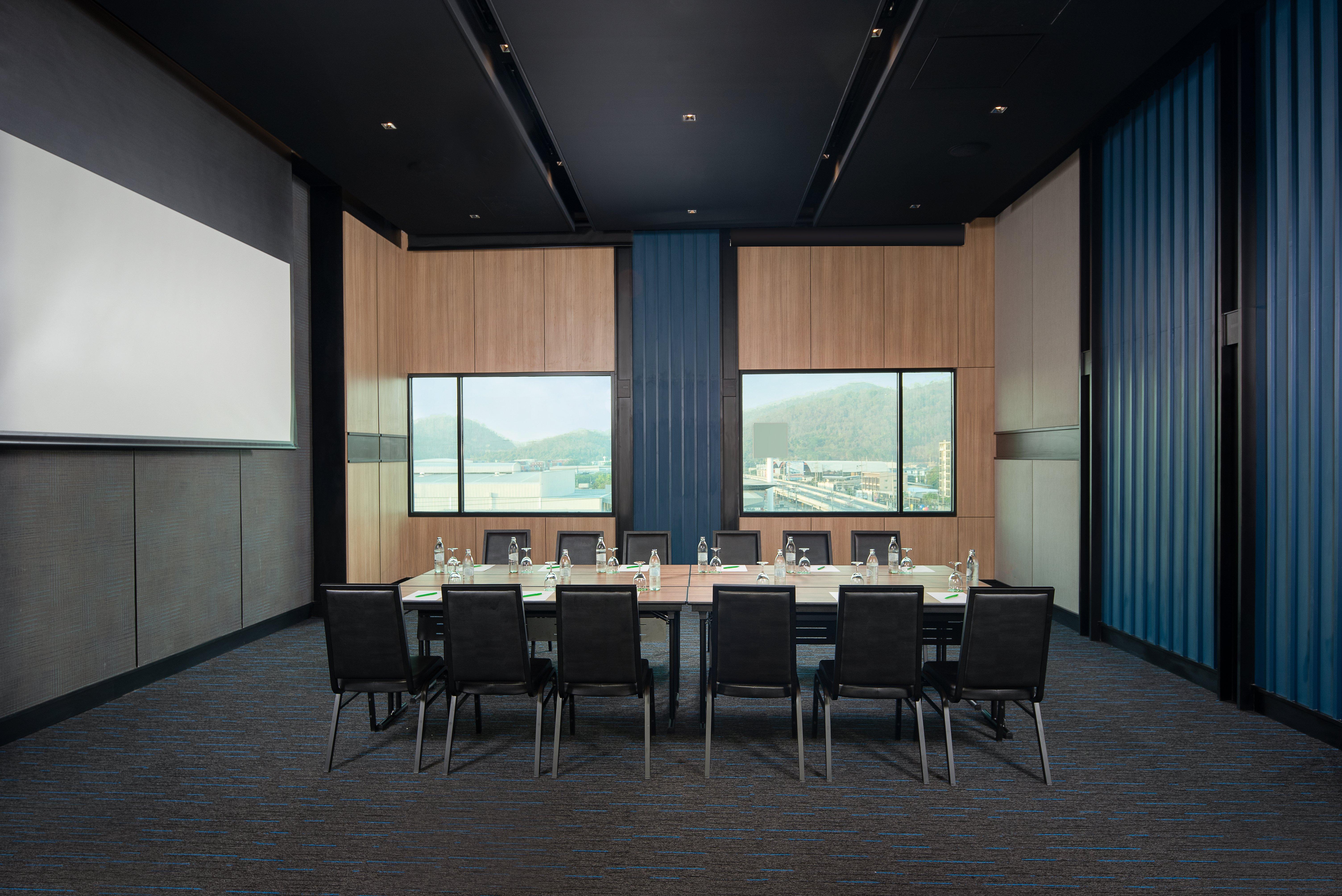 Holiday Inn & Suites Siracha Laemchabang By Ihg Si Racha Exterior foto